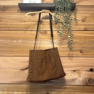 Universal thread cheetah print bag